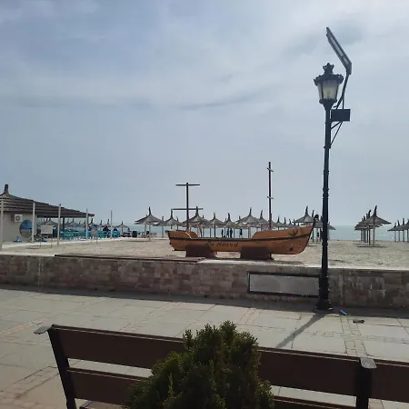 Apartamento 10 Metri Pana La Plaja Năvodari