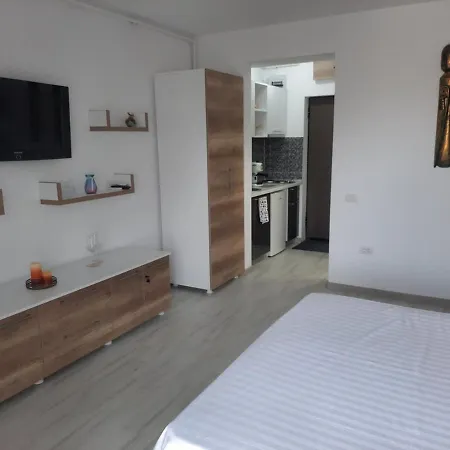 10 Metri Pana La Plaja