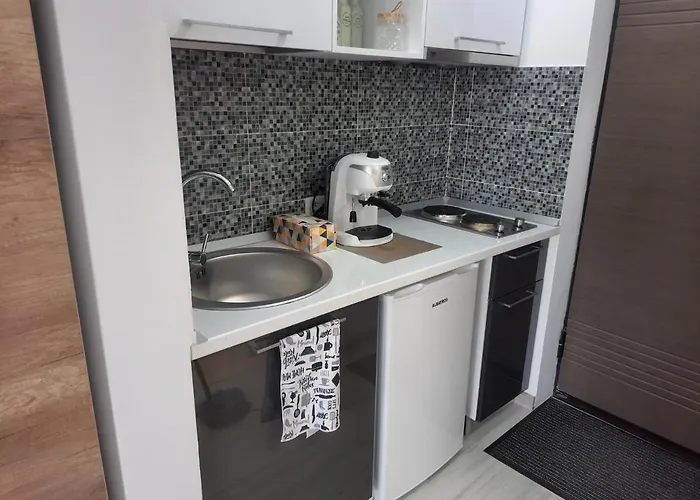 10 Metri Pana La Plaja Năvodari