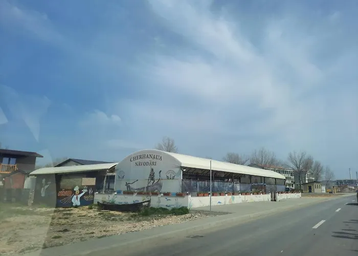 10 Metri Pana La Plaja *